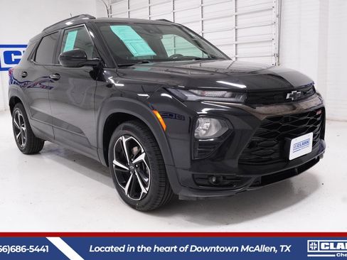 Used 2022 Chevrolet TrailBlazer RS w/ Sun and Liftgate Package FWD image 3