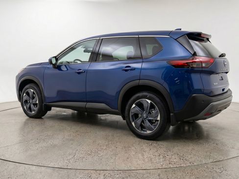Used 2025 Nissan Rogue SV image 6