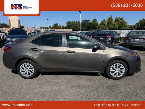 Used 2018 Toyota Corolla LE FWD image 6