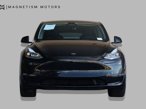 Used 2024 Tesla Model Y Long Range AWD/4WD image 5