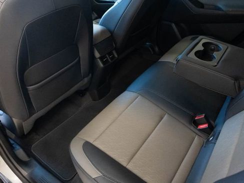 Used 2025 Chevrolet Equinox LT w/ Convenience Package II FWD image 21