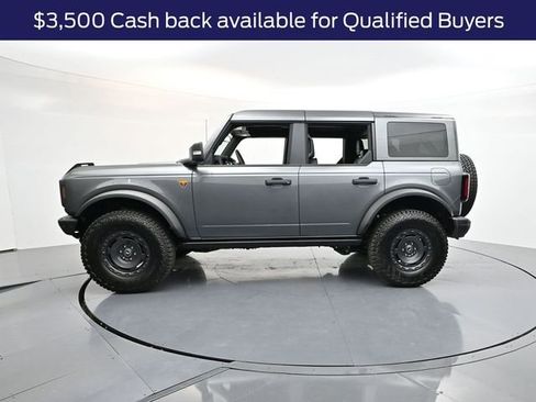 New 2025 Ford Bronco Badlands image 4