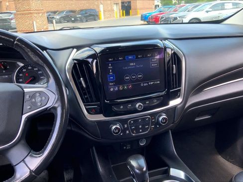 Used 2021 Chevrolet Traverse LT w/ LT Premium Package image 7