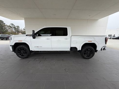 Used 2024 GMC Sierra 2500 AT4 w/ AT4 Premium Plus Package image 9
