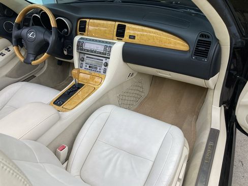 Used 2003 Lexus SC 430 Convertible image 18