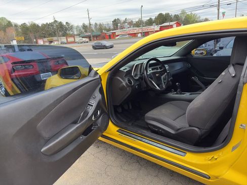 Used 2013 Chevrolet Camaro SS RWD image 21