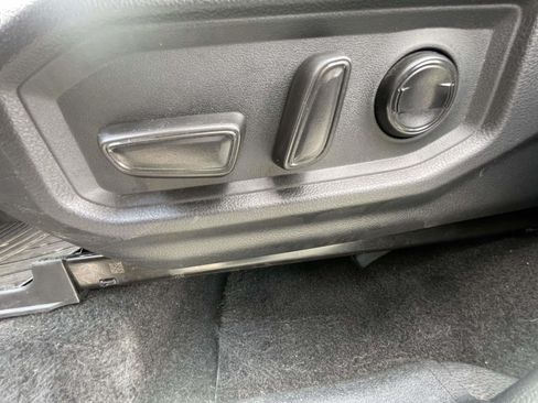Used 2022 Toyota Tundra Limited w/ Power Package AWD/4WD image 15
