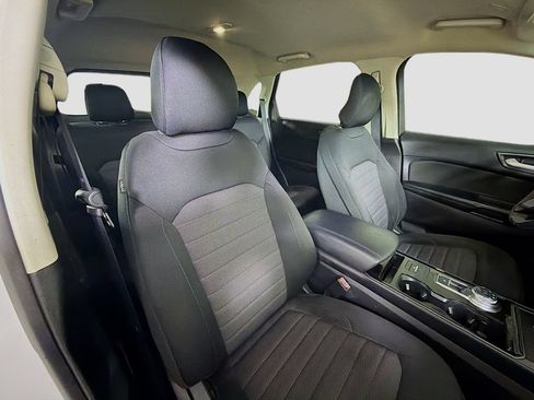 Used 2019 Ford Edge SE FWD image 28