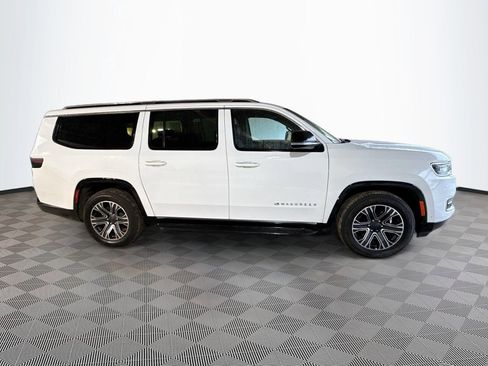 Used 2023 Jeep Wagoneer L Series II image 5