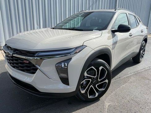 New 2026 Chevrolet Trax RS w/ Sunroof Package FWD image 1