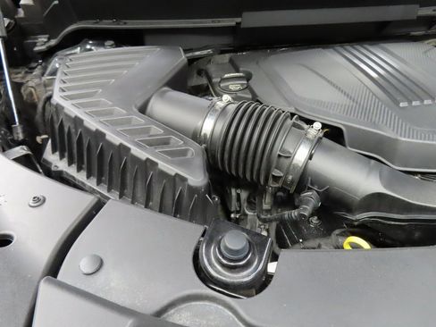 Used 2024 Chevrolet Traverse RS image 31