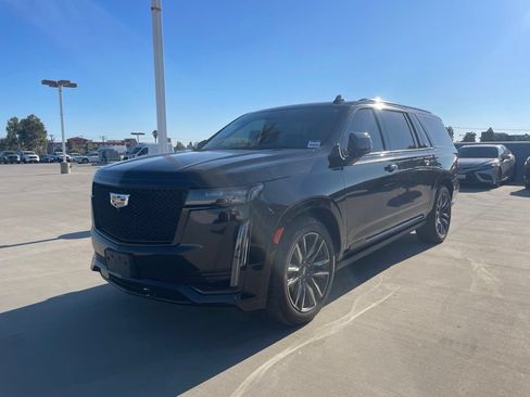 Used 2021 Cadillac Escalade ESV Sport w/ Driver Assist Tech Package RWD image 5
