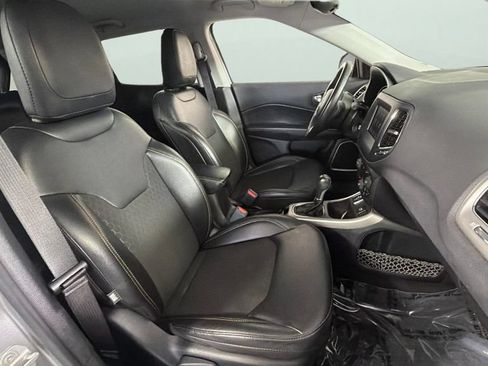 Used 2020 Jeep Compass Latitude FWD image 32