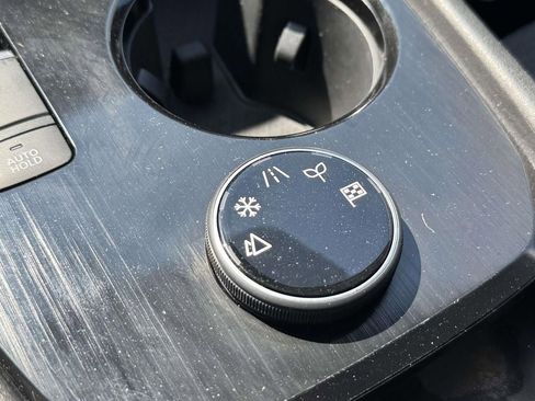 Used 2022 Nissan Rogue S image 31