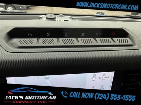 Used 2025 Ford Bronco Badlands image 37