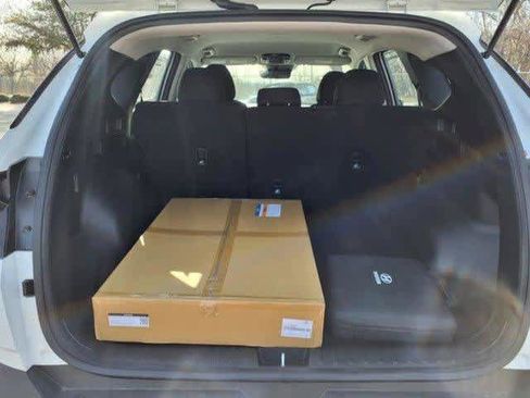 Certified 2025 Hyundai Tucson SE image 24