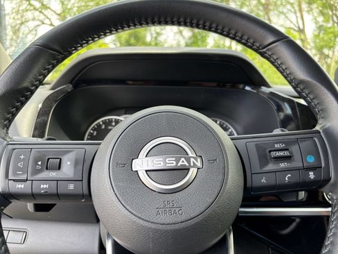 Used 2025 Nissan Pathfinder SV AWD/4WD image 30