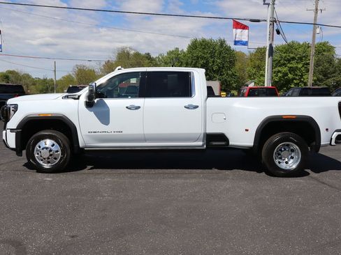 Used 2026 GMC Sierra 3500 Denali Ultimate AWD/4WD image 32