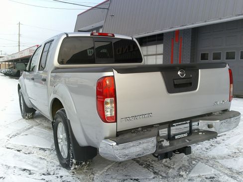 Used 2018 Nissan Frontier SV image 7