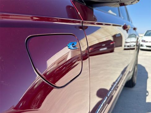 Used 2024 Jeep Grand Cherokee Limited 4xe w/ Luxury Tech Group II image 6