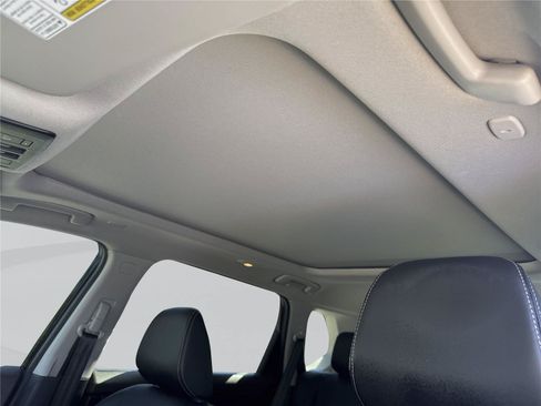 Used 2023 Nissan Rogue SL w/ SL Premium Package FWD image 29