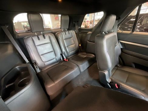 Used 2018 Ford Explorer XLT w/ Equipment Group 202A image 21