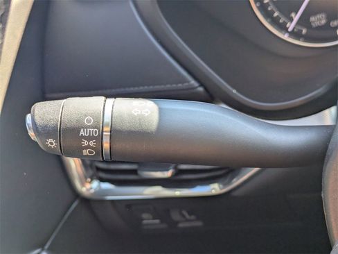 Used 2020 Cadillac XT4 Premium Luxury image 32