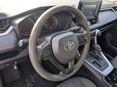 Used 2022 Toyota RAV4 LE image 18