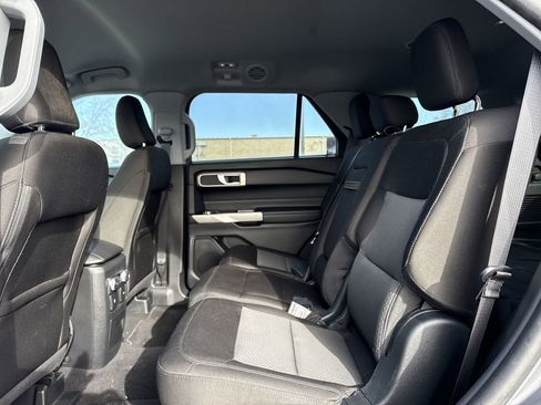Used 2022 Ford Explorer XLT image 14