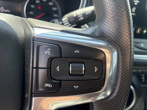 Used 2023 Chevrolet Blazer LT FWD image 3
