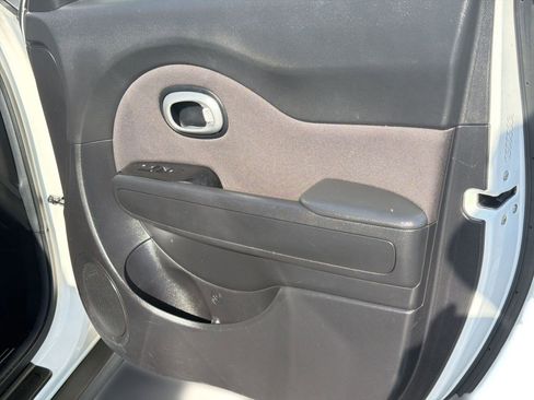 Used 2016 Kia Soul FWD image 26