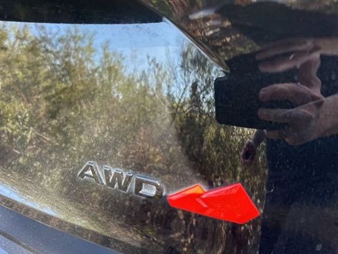 Used 2025 Nissan Rogue SV image 39