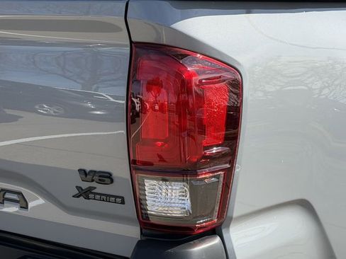 Certified 2019 Toyota Tacoma SR5 image 7