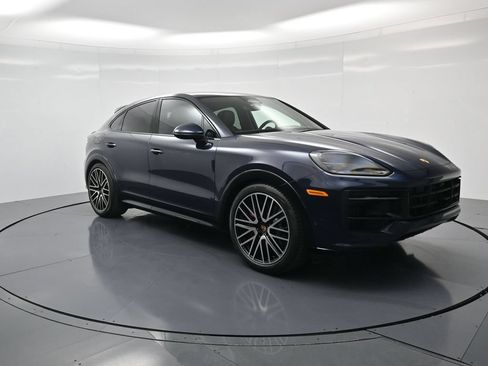 Used 2026 Porsche Cayenne GTS AWD/4WD image 32