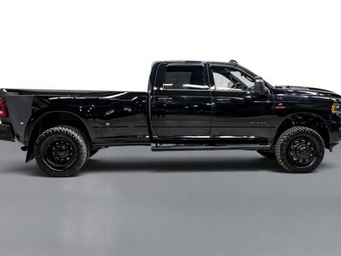 Used 2024 RAM 3500 Laramie w/ Night Edition AWD/4WD image 5