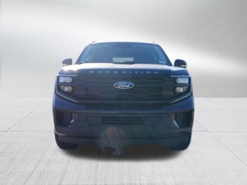 New 2025 Ford Expedition Active image 8