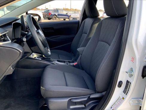 Used 2025 Toyota Corolla LE image 7