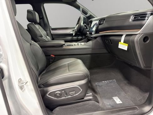 New 2026 Jeep Grand Wagoneer 4WD image 14