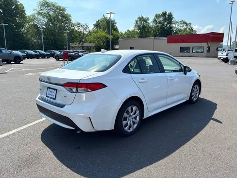 Used 2020 Toyota Corolla LE FWD image 6