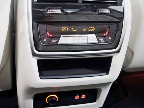 Used 2022 BMW X7 M50i AWD/4WD image 30