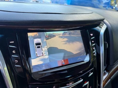 Used 2019 Cadillac Escalade ESV Luxury image 15