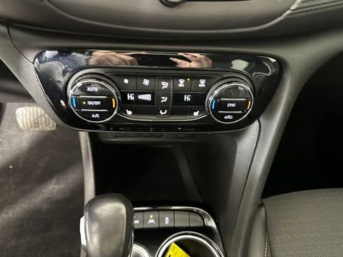 Used 2020 Buick Encore GX Select w/ Experience Buick Package image 23