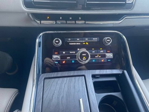 Used 2024 Lincoln Navigator L Reserve AWD/4WD image 15