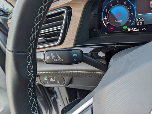 New 2026 Volkswagen Atlas SE FWD image 25