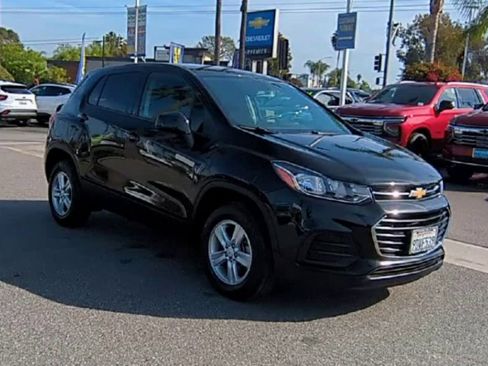 Used 2022 Chevrolet Trax LS w/ Tint and Cruise Package image 2