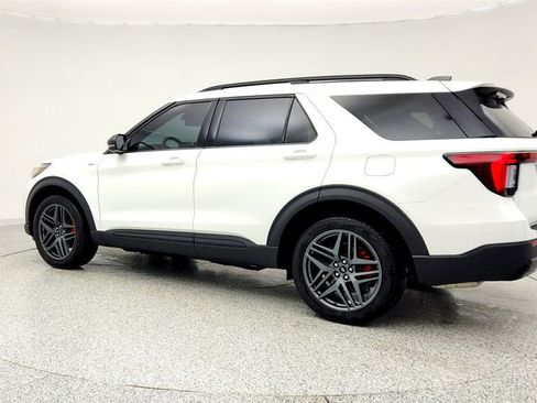 Used 2025 Ford Explorer ST-Line w/ Premium Package image 7