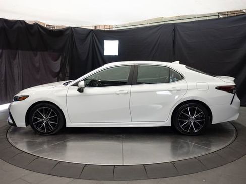 Used 2024 Toyota Camry SE w/ Cold Weather Package AWD/4WD image 7