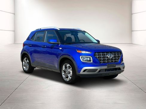 New 2025 Hyundai Venue Limited image 11