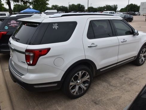 Used 2019 Ford Explorer Platinum AWD/4WD image 6