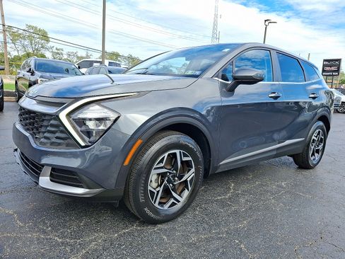 Used 2023 Kia Sportage LX image 3